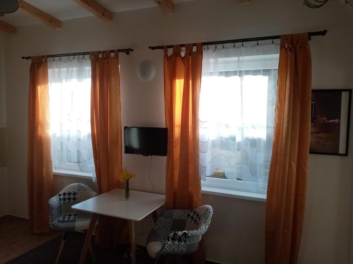 Penzion Alenka Valtice Buitenkant foto